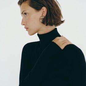 Black Ophelia Tissue Cashmere Turtleneck